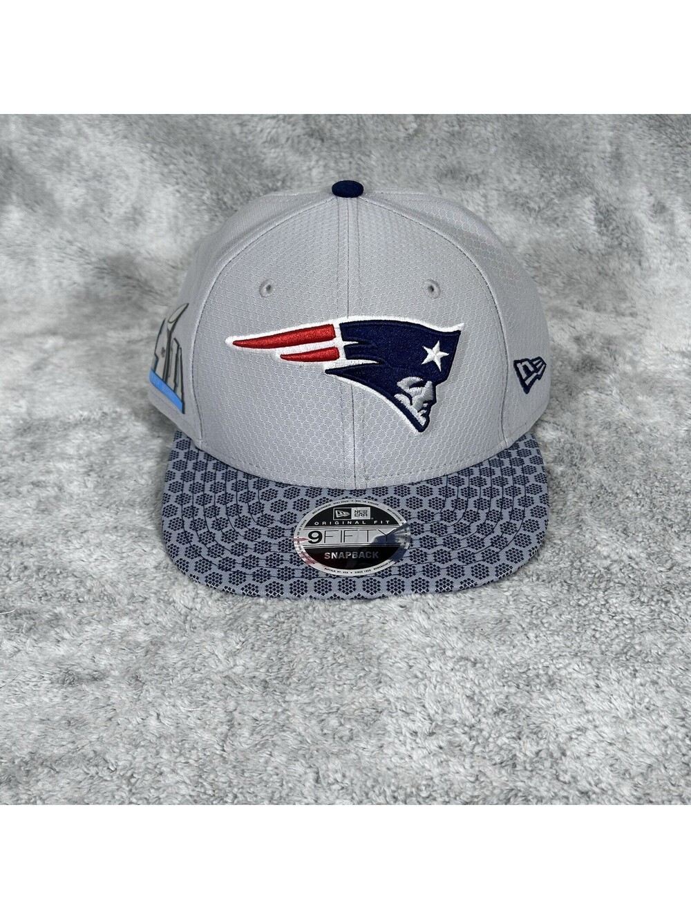 New Era 9FIFTY New England Patriots 2017 On-Field Sideline Snapback Hat - Silver